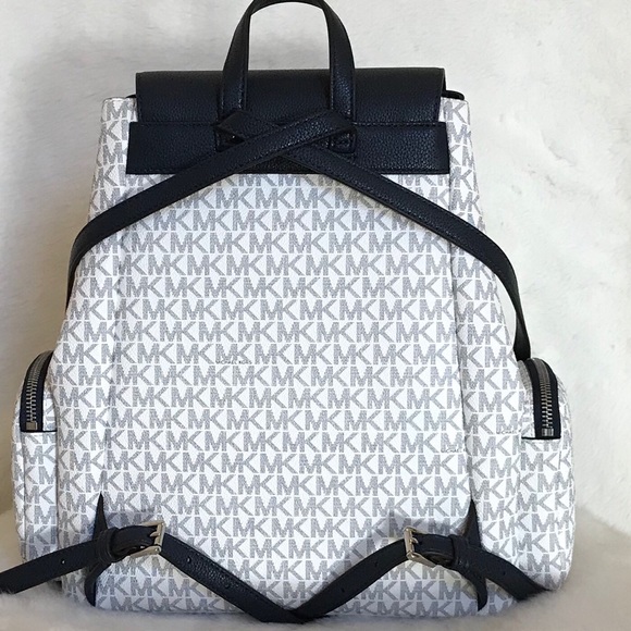 Michael Kors (2pcs) Abbey LG Cargo Backpack - Picture 4 of 8